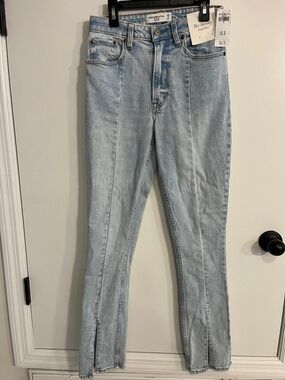 Women’s size 26 2R NWT Abercrombie & Fitch Curve Love The Skinny High Rise Jeans